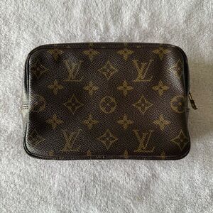 Louis Vuitton Trousse 18